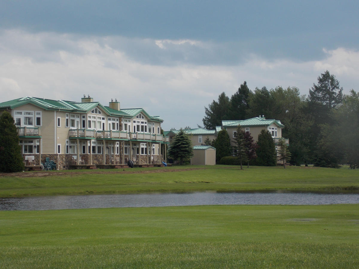 Fairway Suites At The Peak French Creek Екстер'єр фото